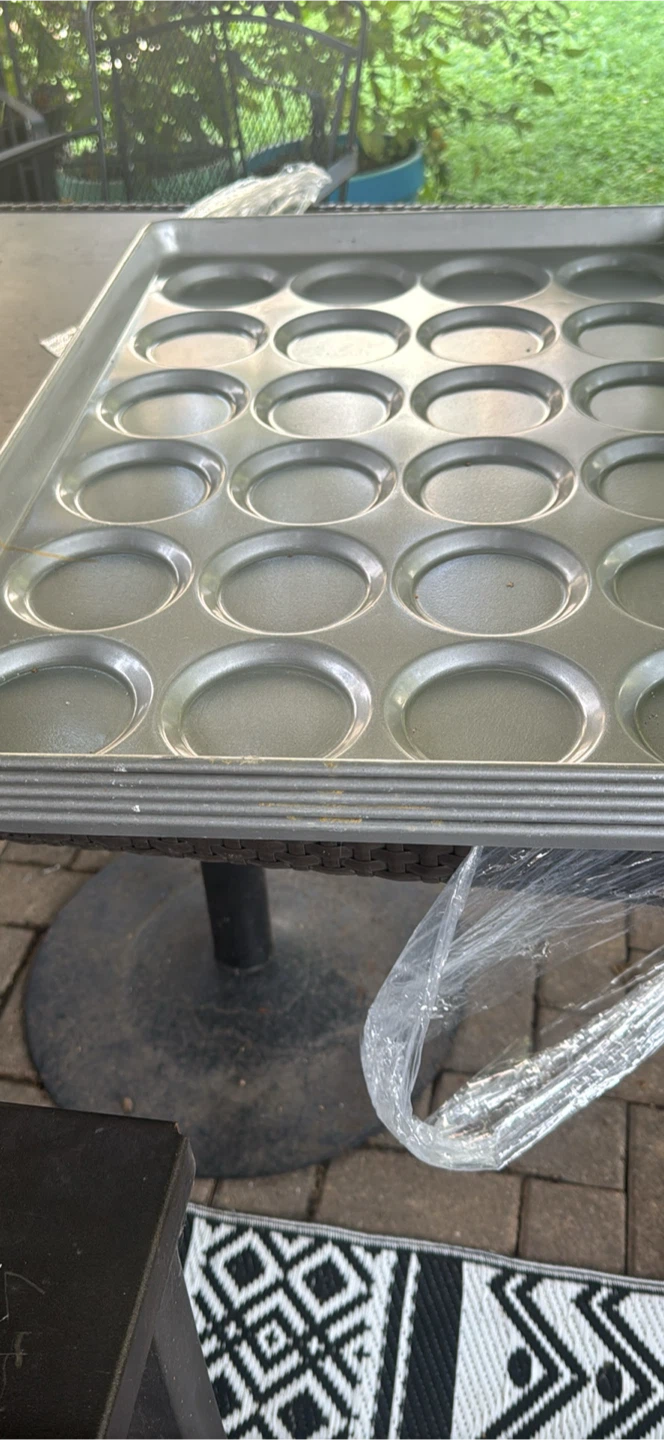 Non-Stick Chicago Metallic 42495 Bun Pans - photo 3