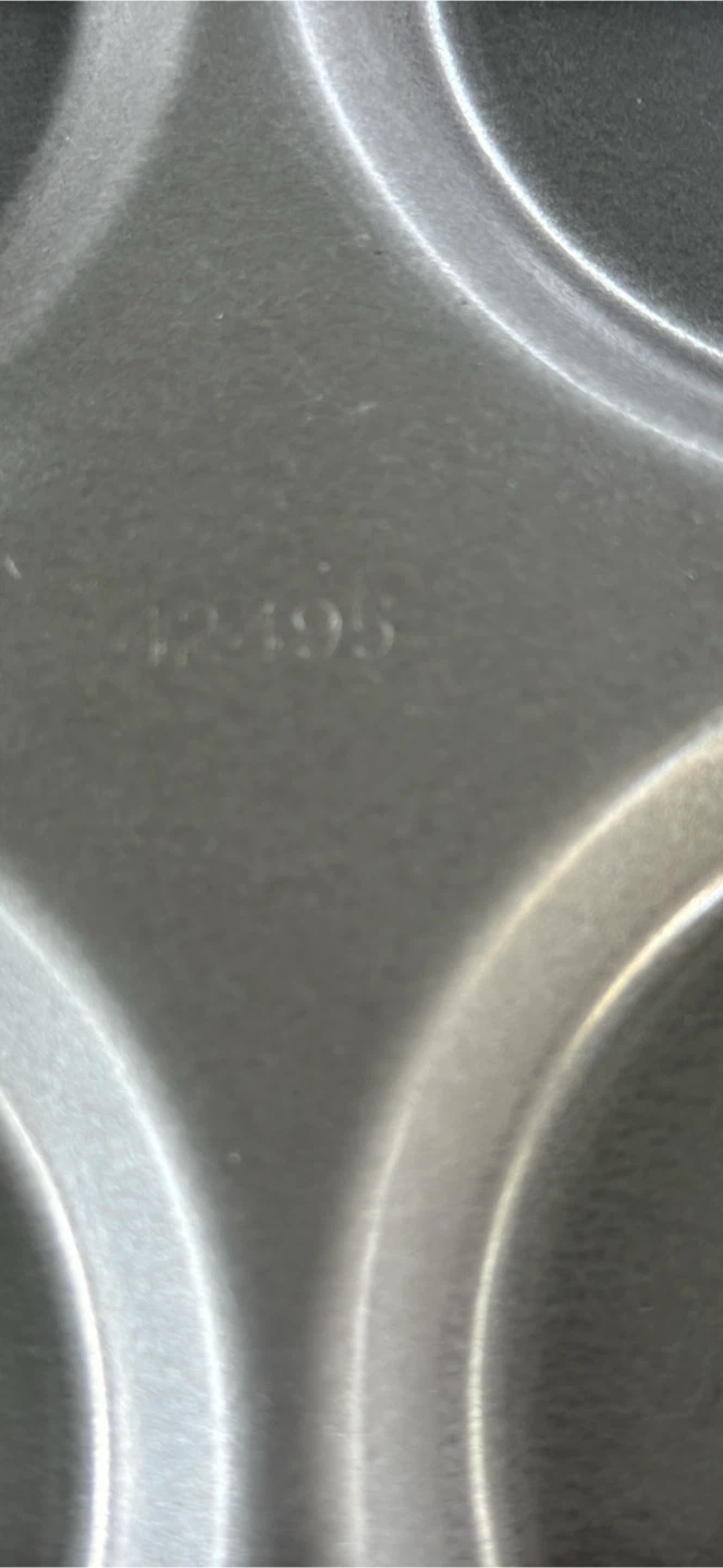 Non-Stick Chicago Metallic 42495 Bun Pans - photo 5