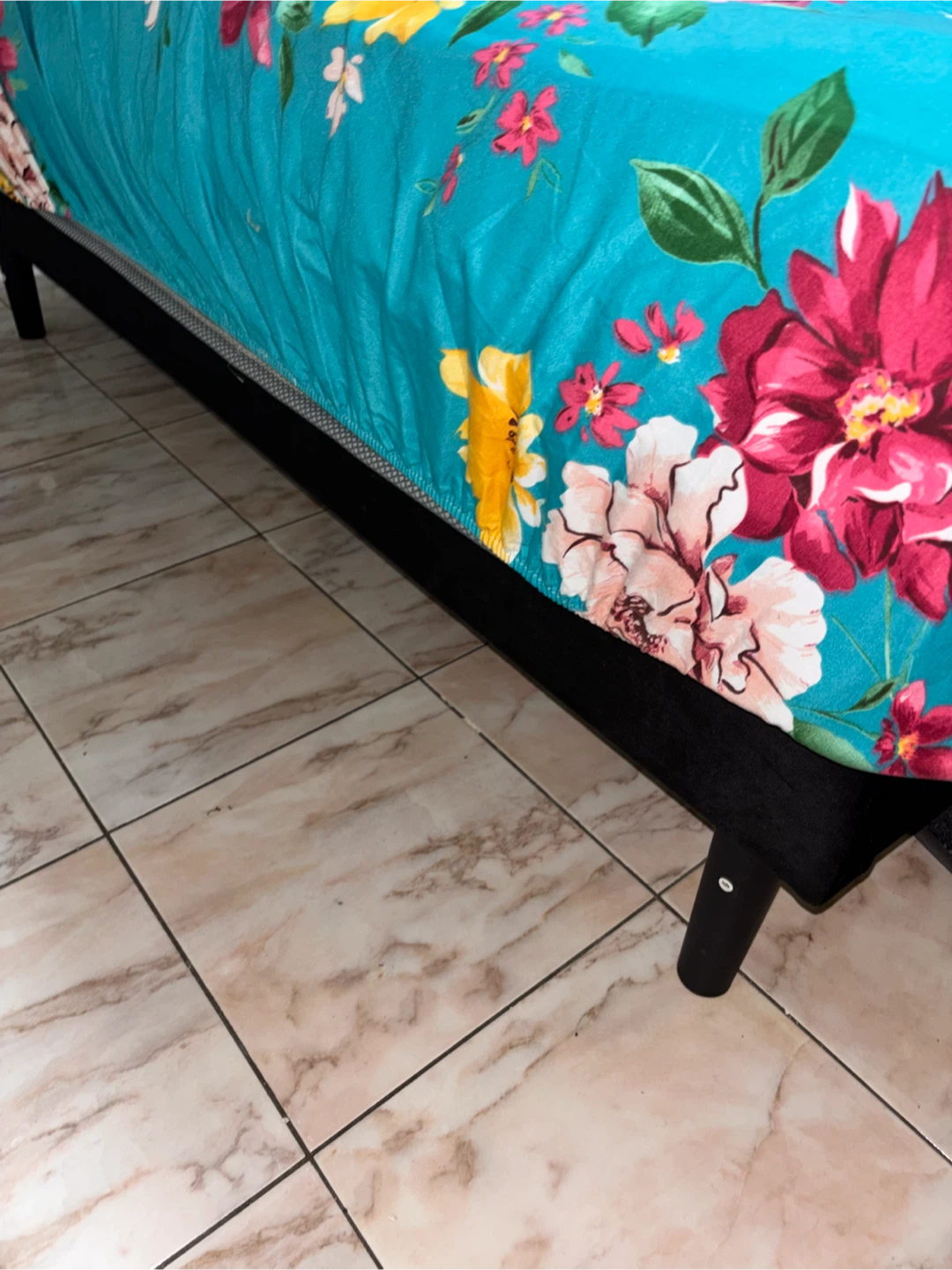 Queen Size Black Upholstered Platform Bed - photo 3