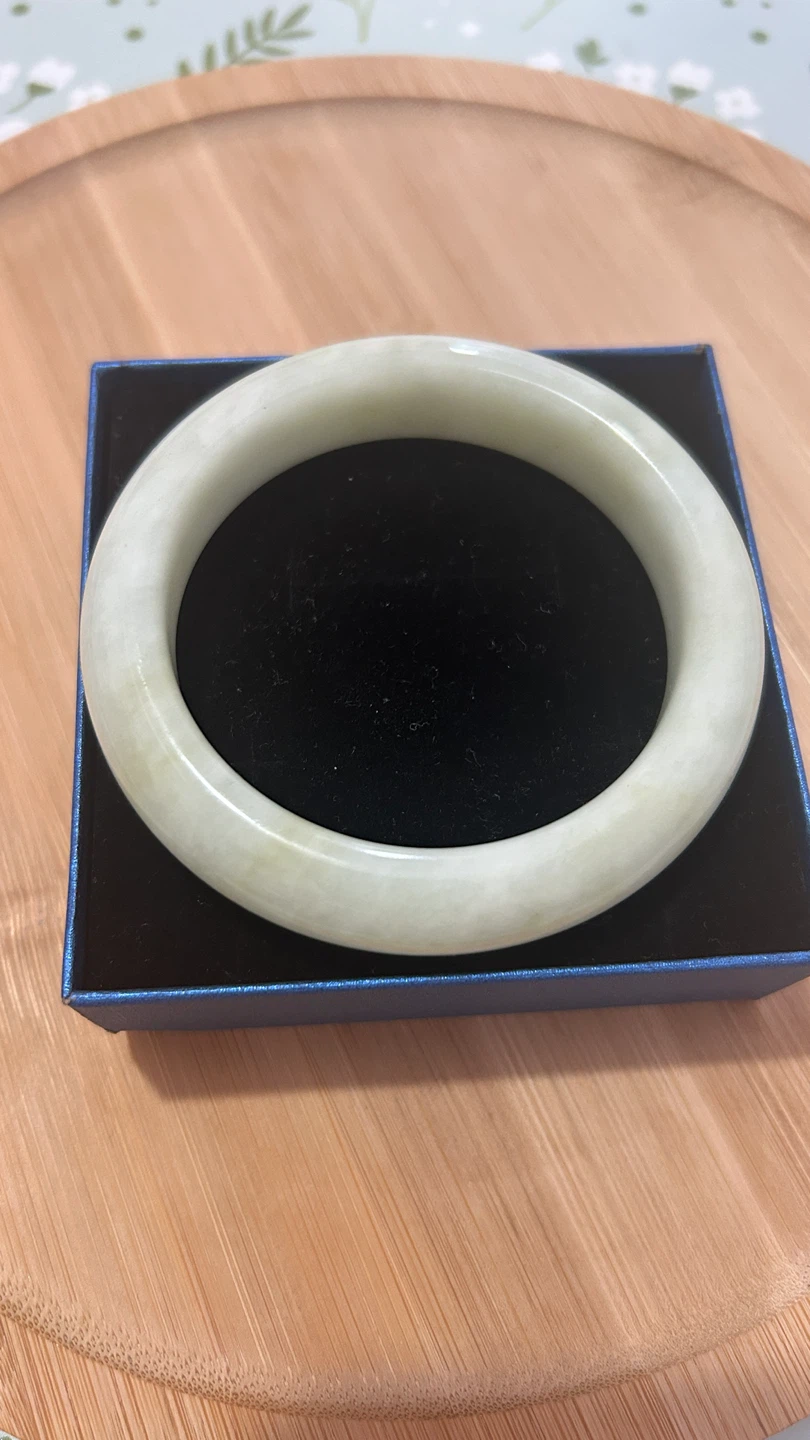 Natural Pale Green Jade Bangle - photo 2