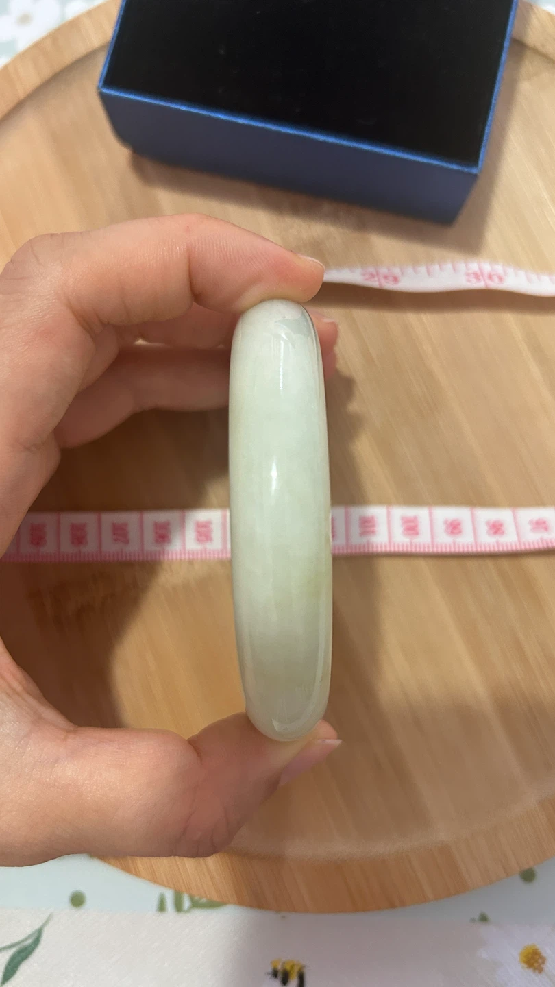 Natural Pale Green Jade Bangle - photo 4