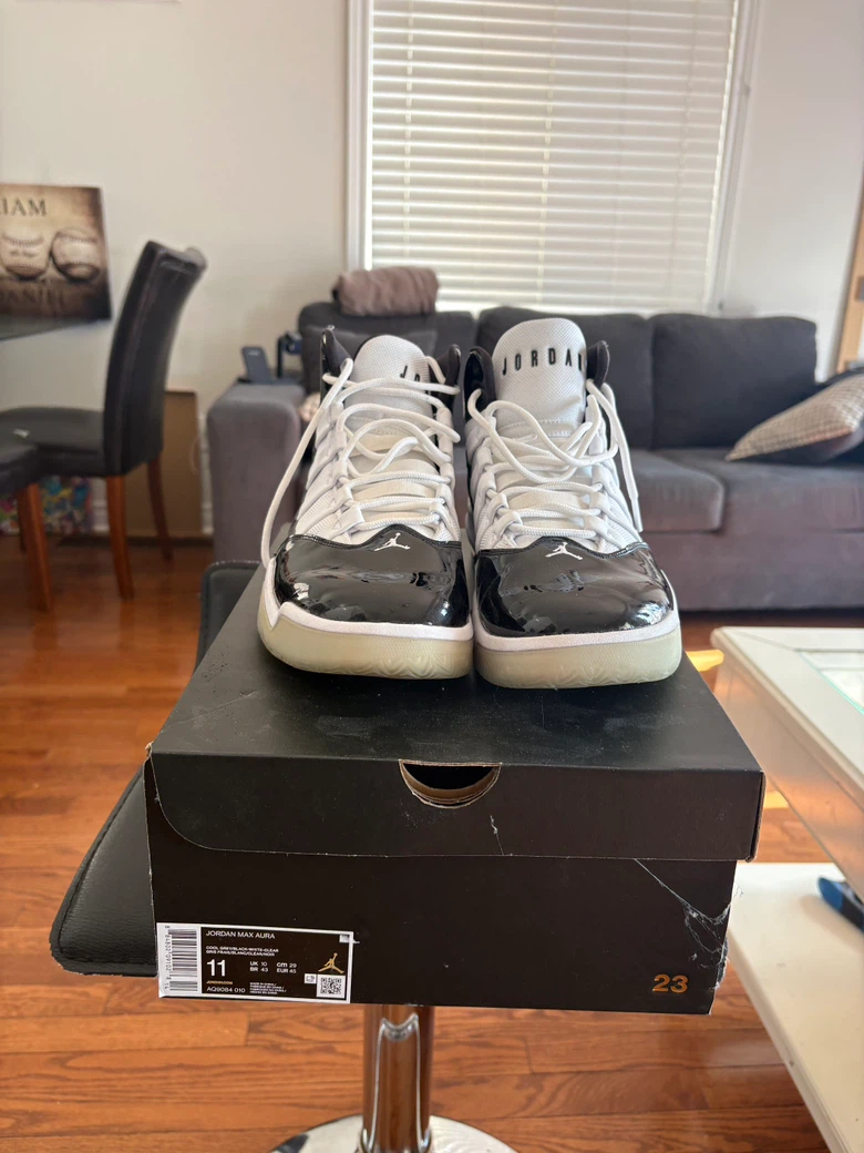 Jordan Max Aura Shoes Size 11 - photo 3