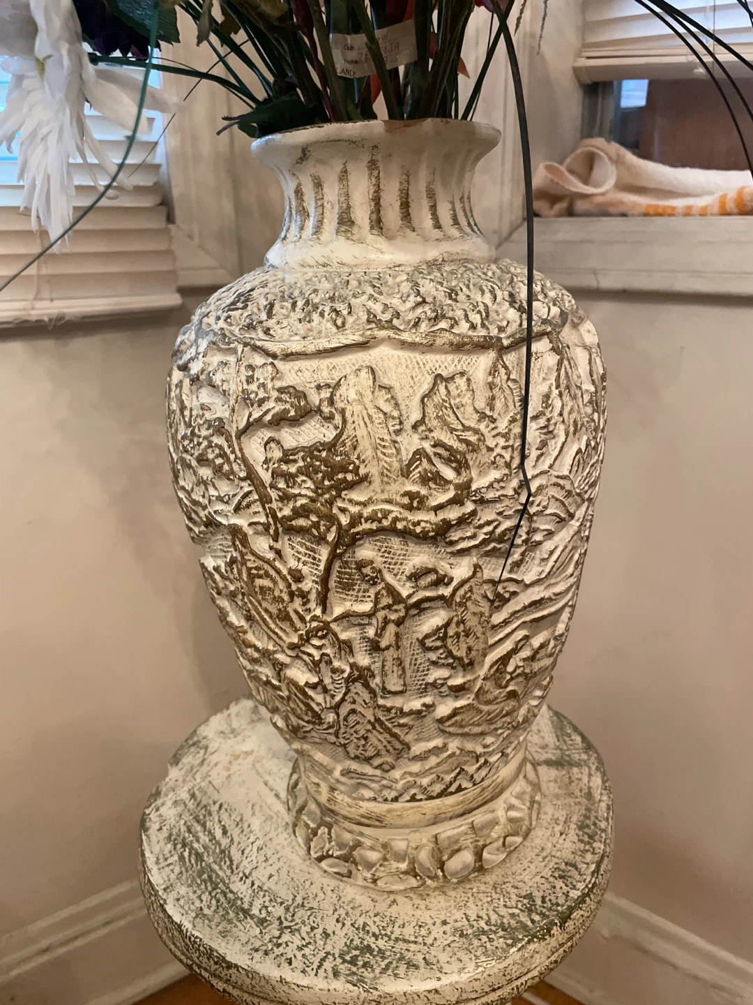 Vintage Ornate Decorative Vase and Stand - photo 3