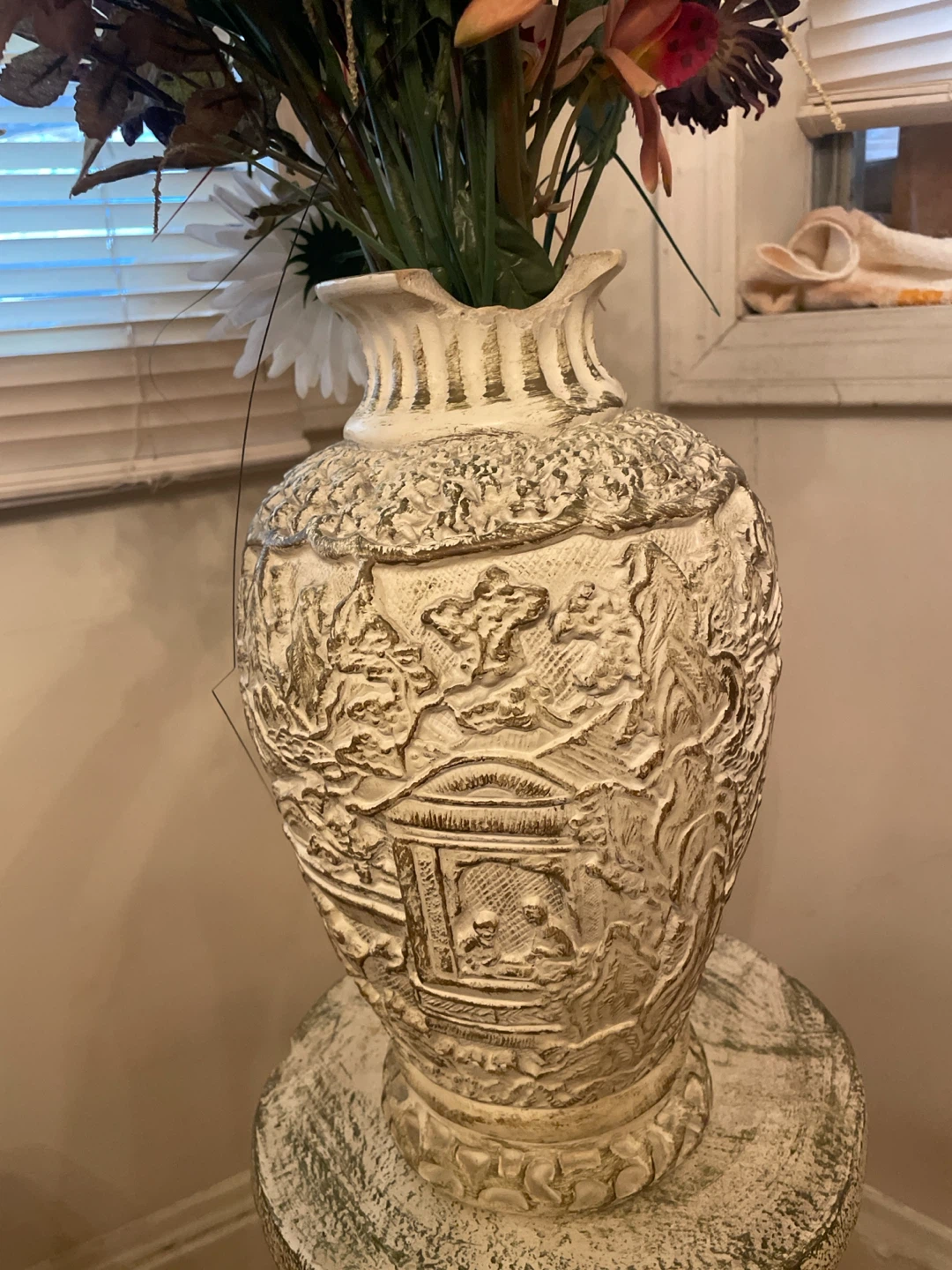 Vintage Ornate Decorative Vase and Stand - photo 4
