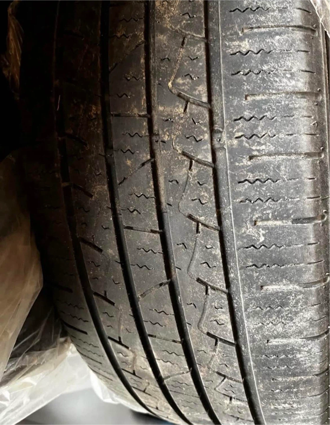 4 tires - 235/60R18 - All Season - photo 3
