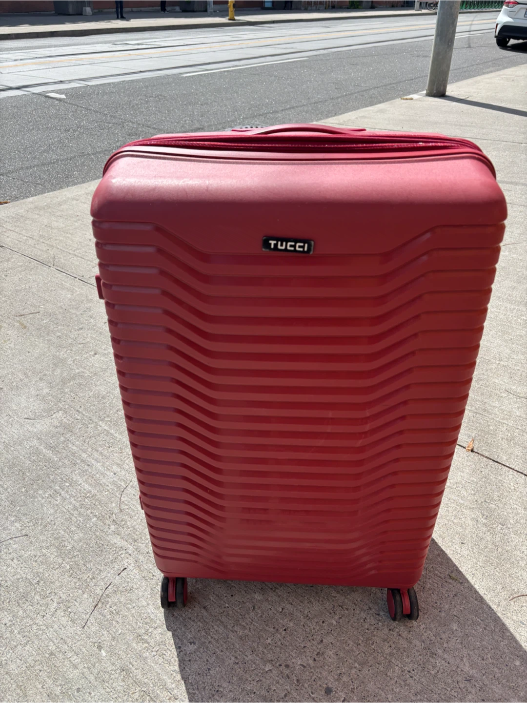 Tucci Red Hardside Spinner Suitcase