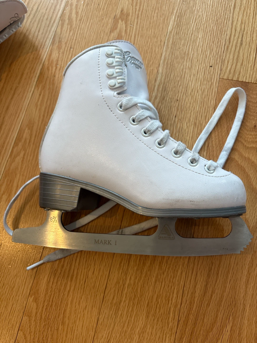 Jackson Cameo 200 Figure Skates, Size 3