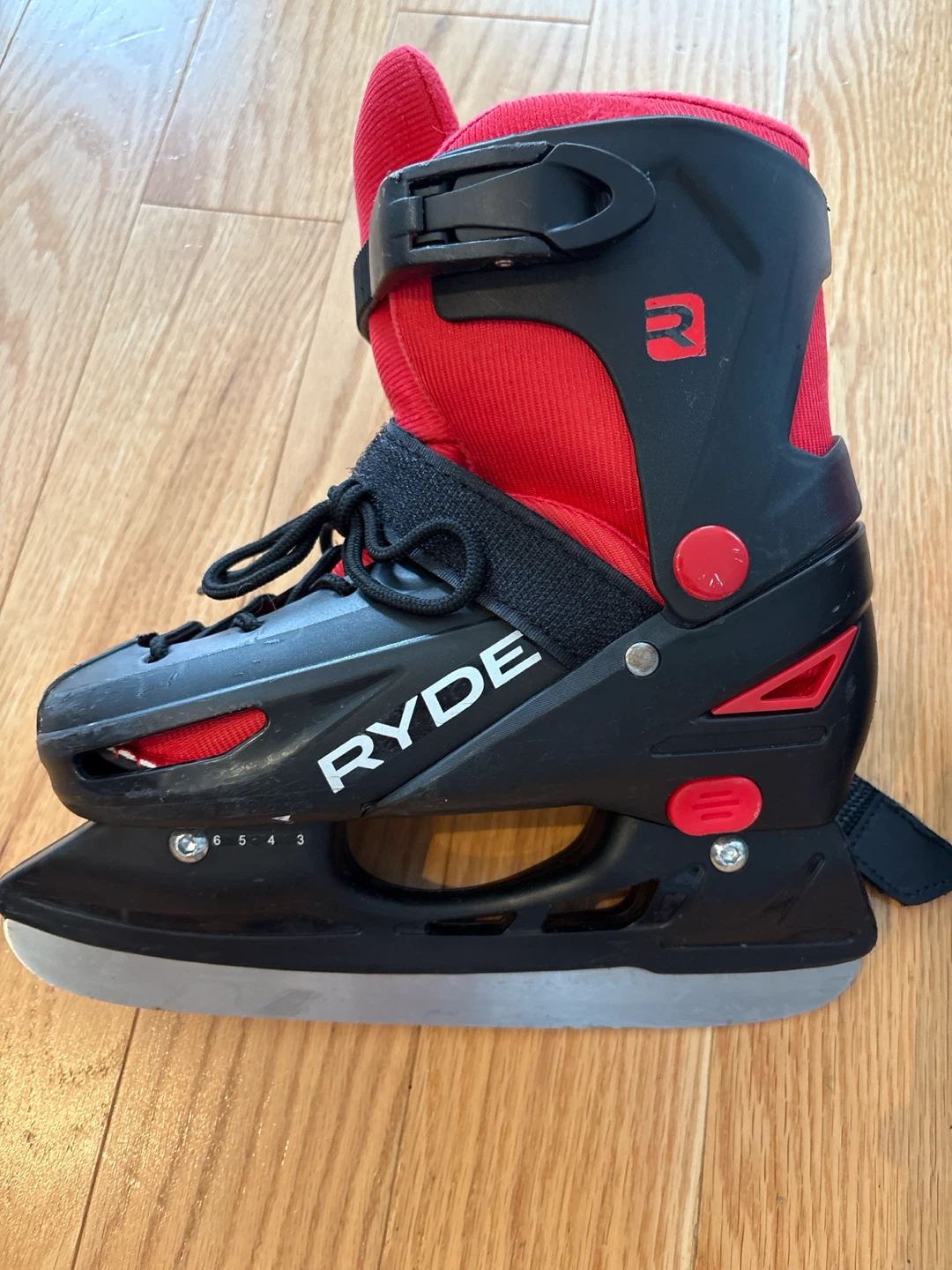 Ryde Adjustable Ice Skates - Black and Red