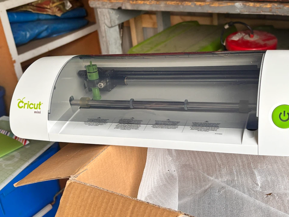 Cricut Mini Electronic Cutting Machine - photo 4