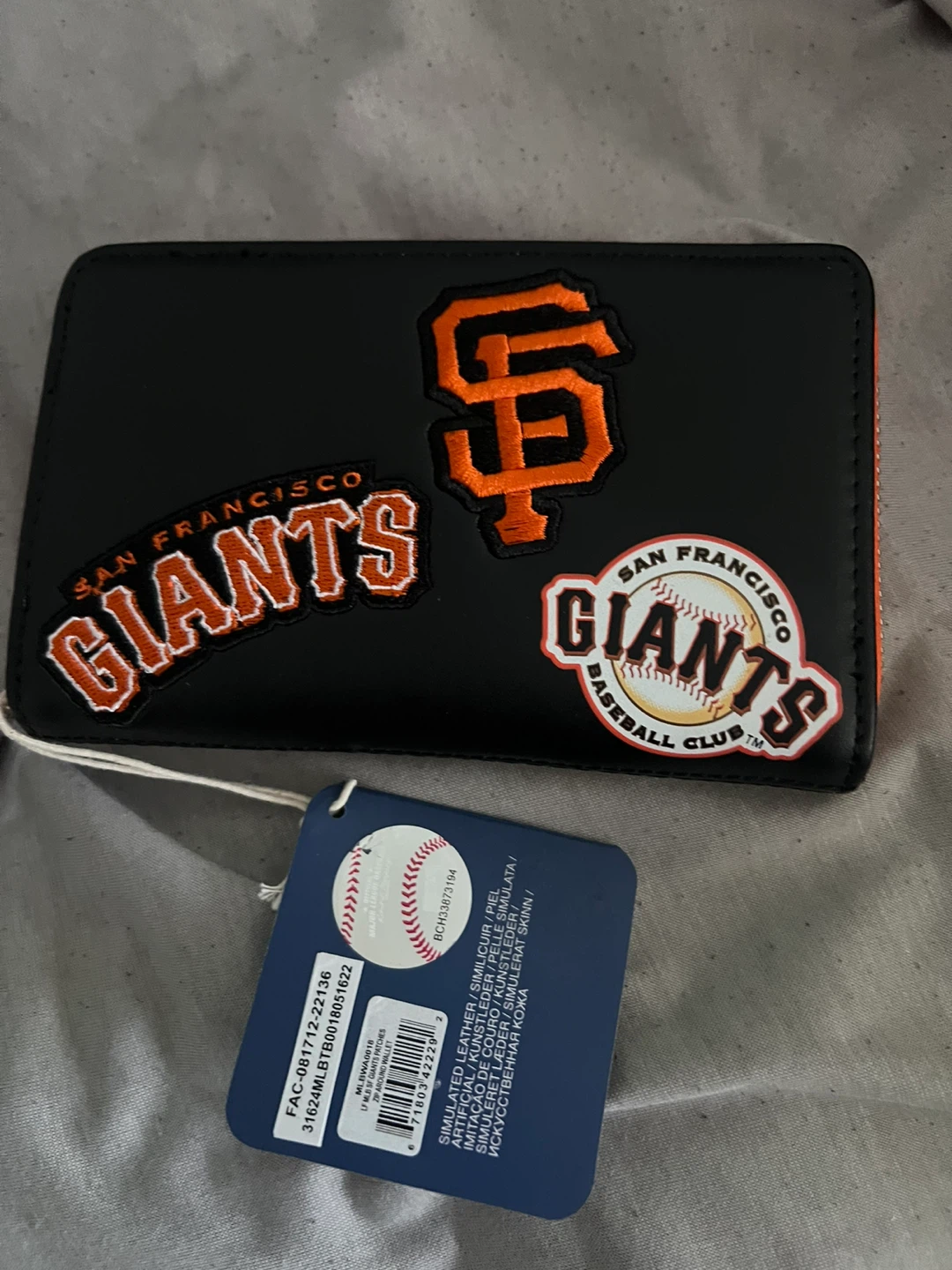 Loungefly Hard Tag San Francisco Giants Zip Around Wallet - photo 2