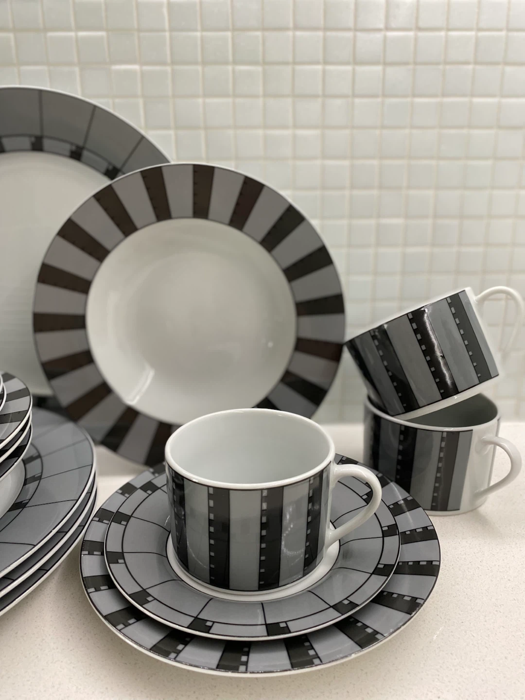 Stokes Urban Grey 20-Piece Porcelain Dinnerware Set - photo 5