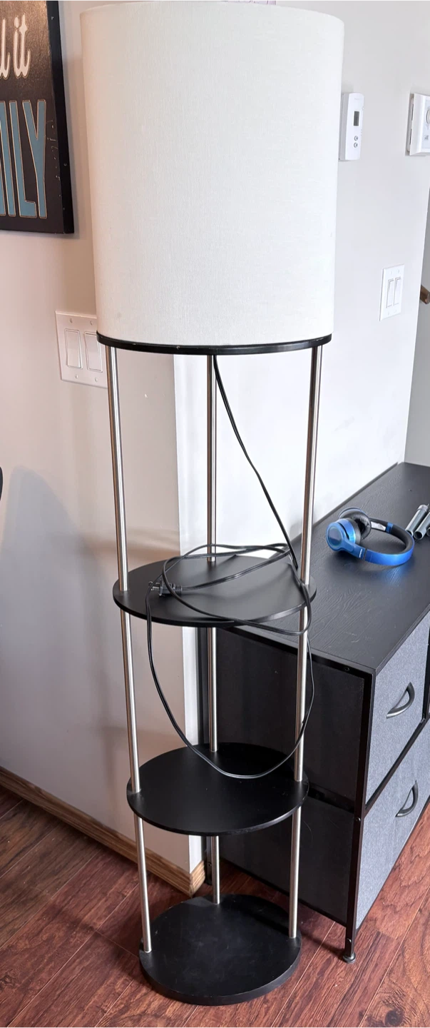 Lamp with 3 shelves