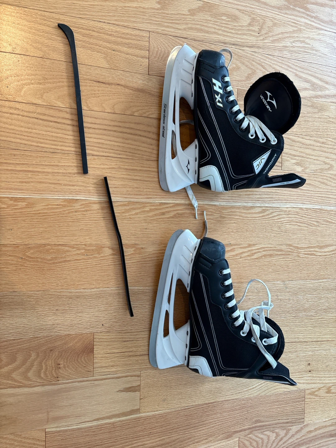 VIC Hx1 Hockey Skates Size 6 - photo 2