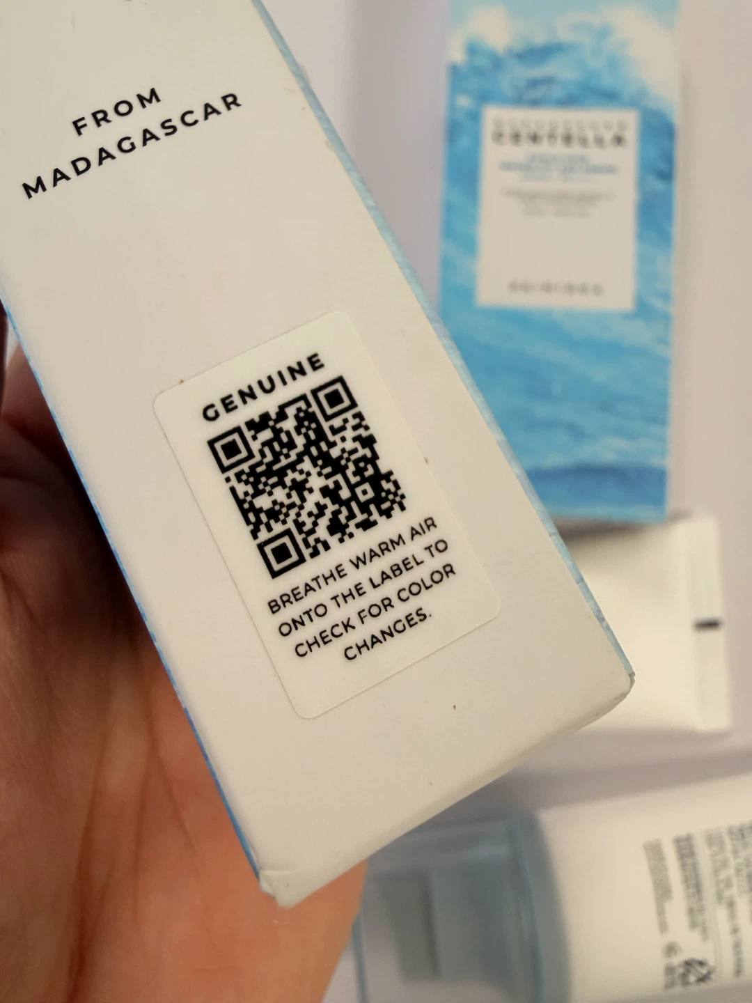 SPF 50+ SKIN1004 Madagascar Centella Sun Serum - photo 5