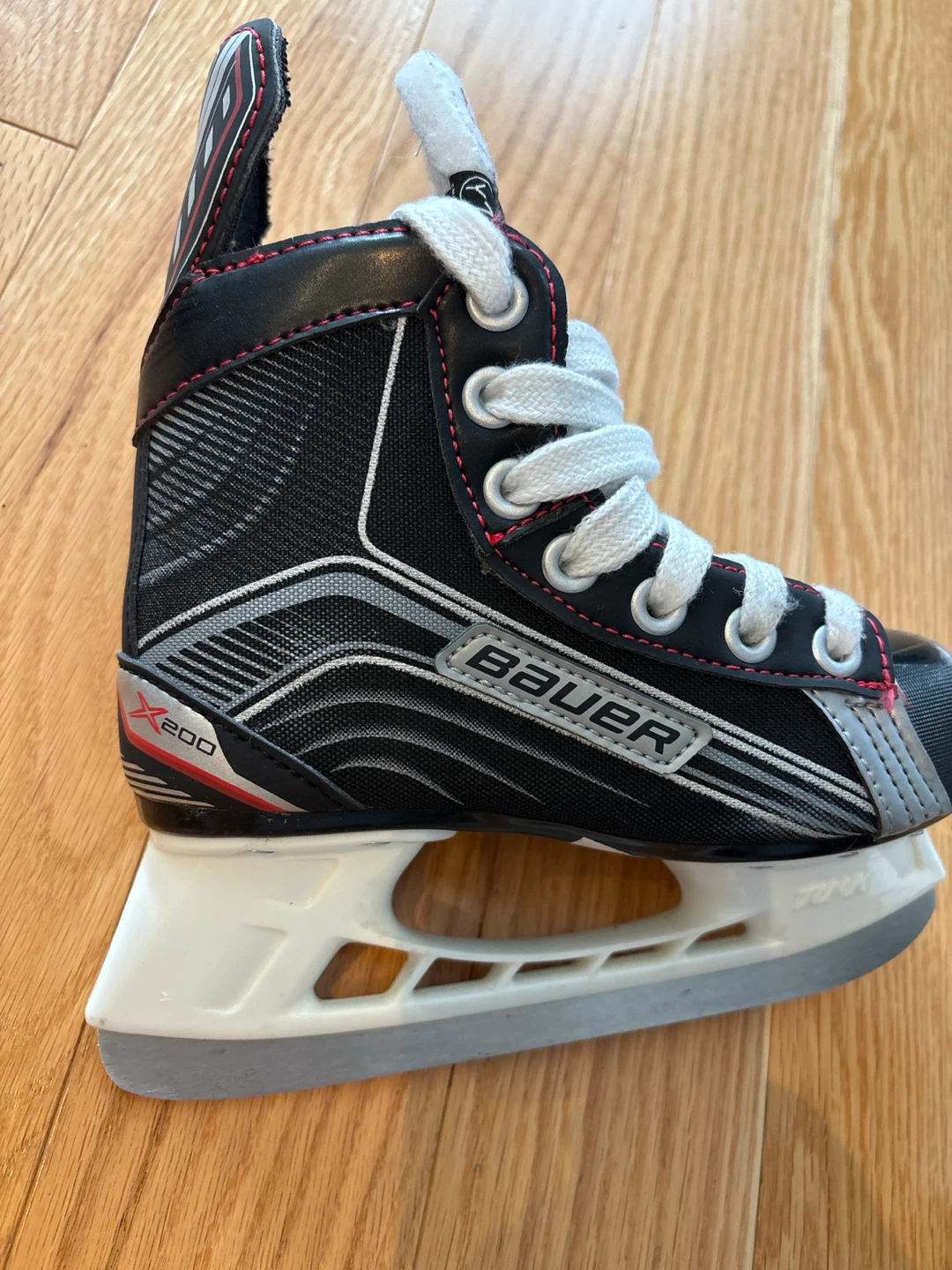 Bauer Vapor X200 Youth Ice Skates - photo 3