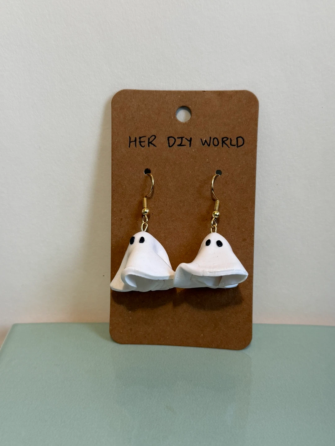 Her DIY World Halloween Earring Collection - photo 4