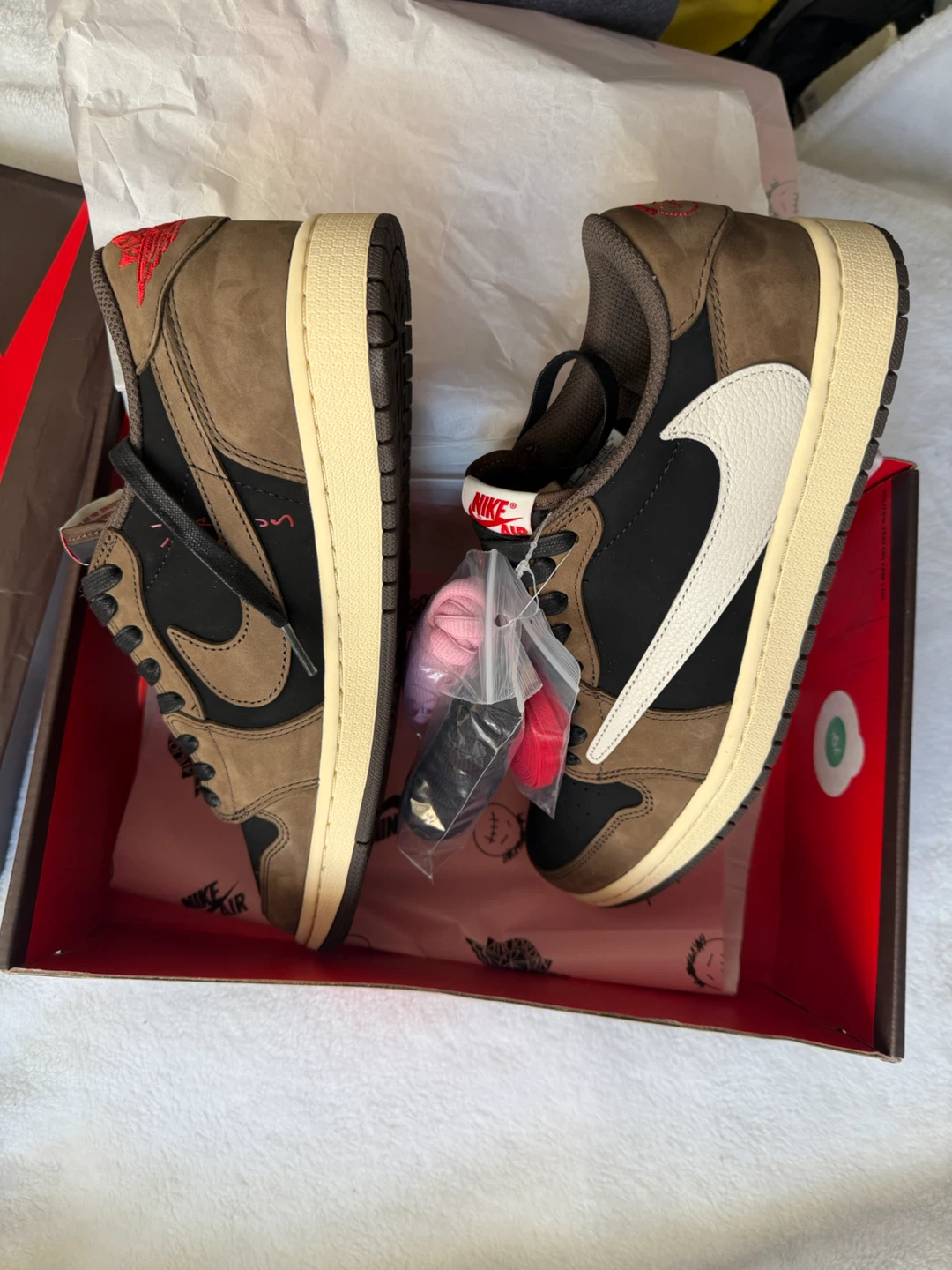 Size M US 10.5 - Nike Air Jordan 1 Low OG SP-T Travis Scott