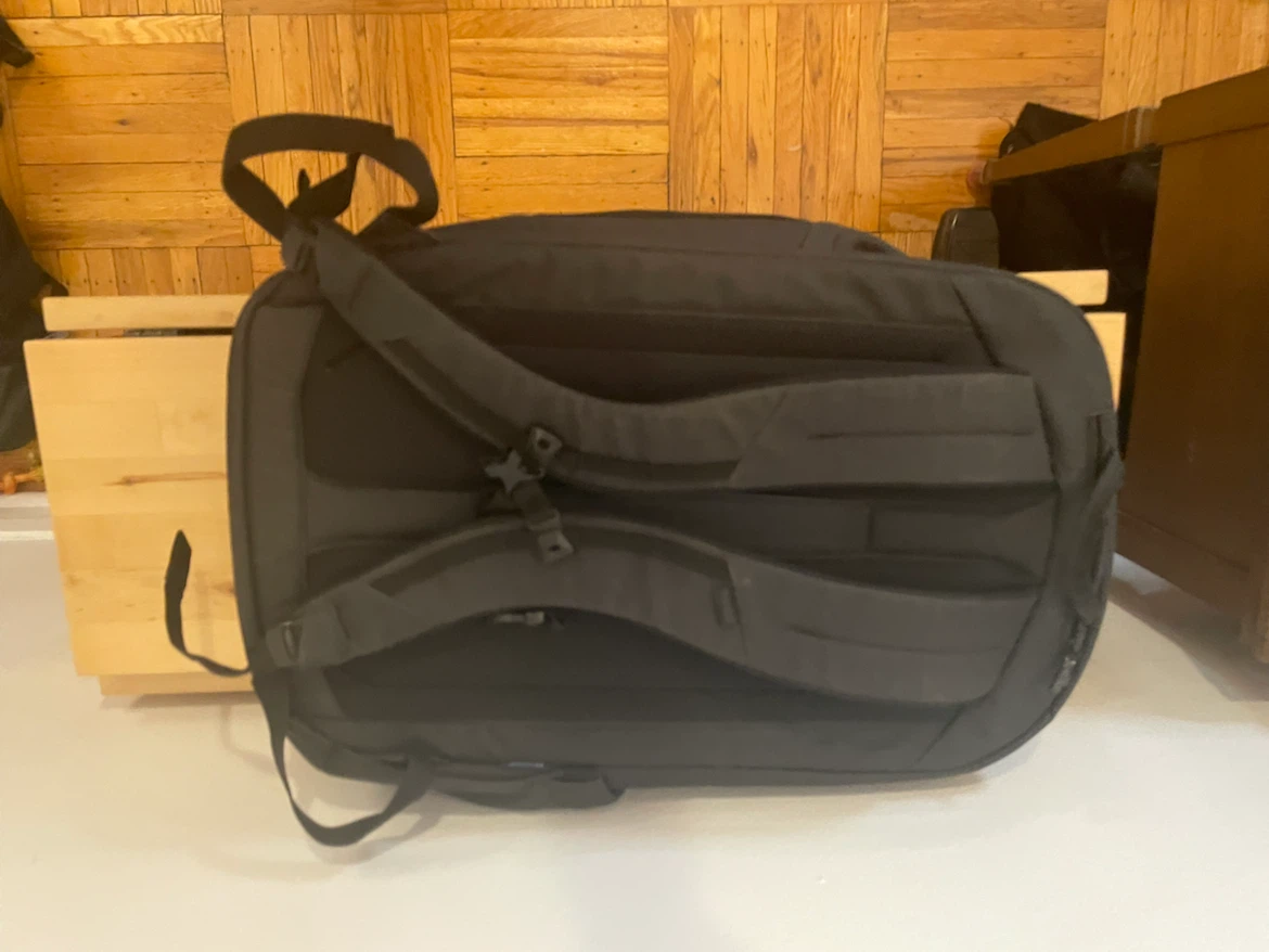 Thule Aion 40L carry on backpack - photo 3