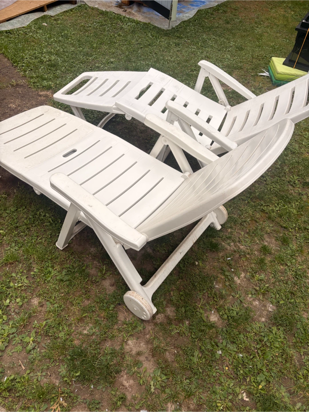 Set of Two White Plastic Patio Lounge Chairs - photo 5