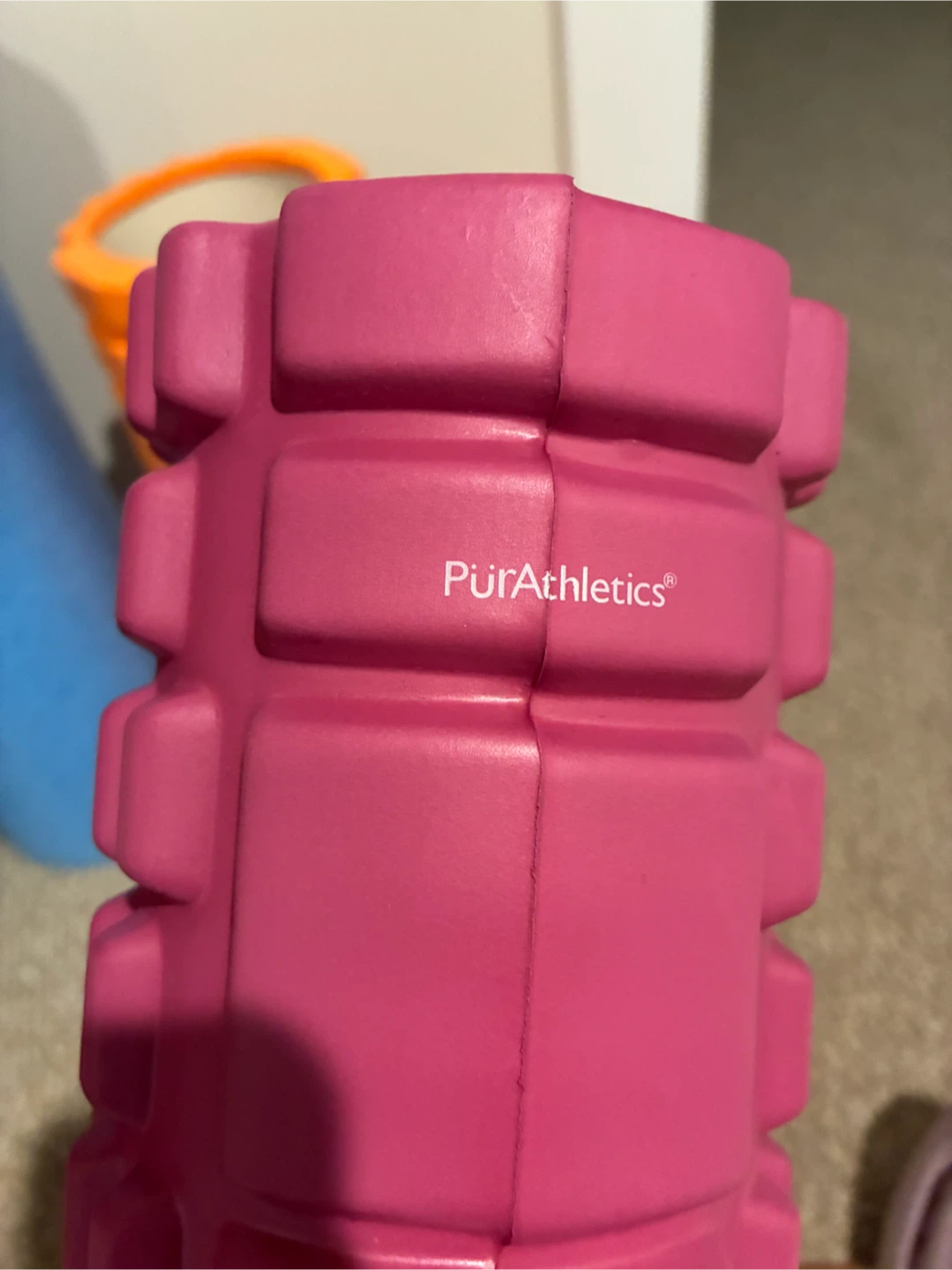 MOVING SALE: Yoga mat + 3 foam rollers - photo 3