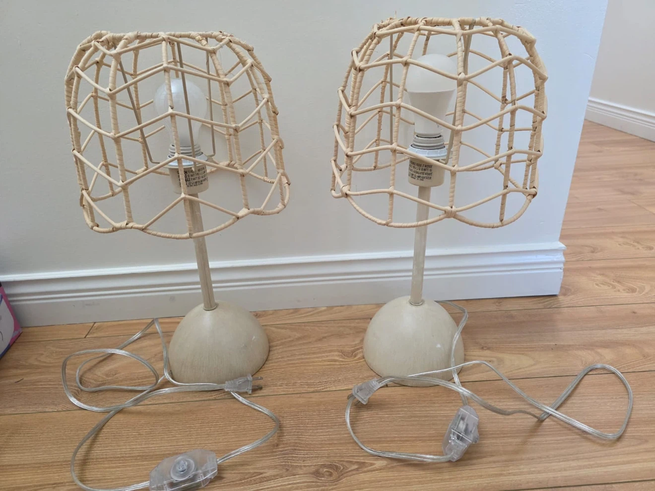 2 Table lamp & one mirror