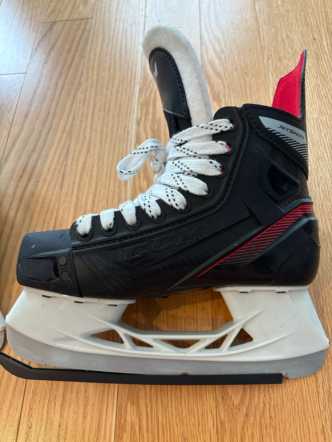 CCM Jetspeed Hockey Skates - Size 4