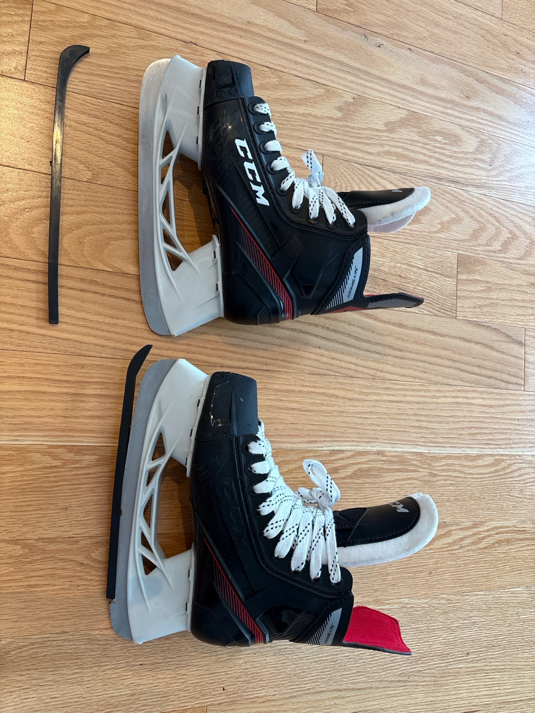 CCM Jetspeed Hockey Skates - Size 4 - photo 2