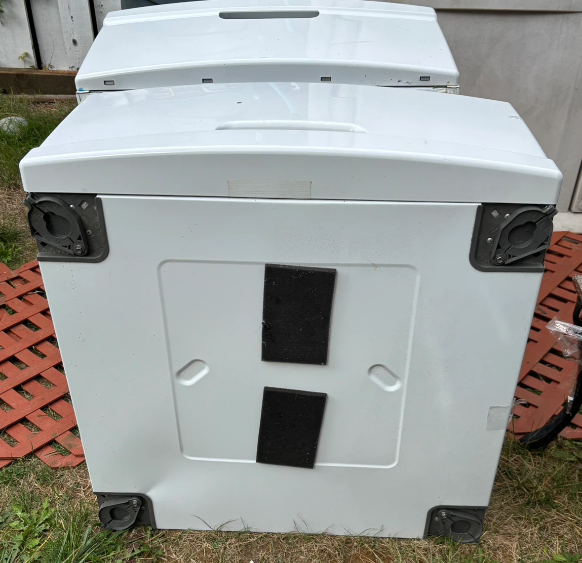 2 laundry pedestals - photo 2