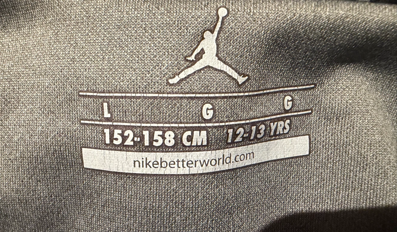 Nike Jordan Hoodie Size Large 12-13 Years - photo 3