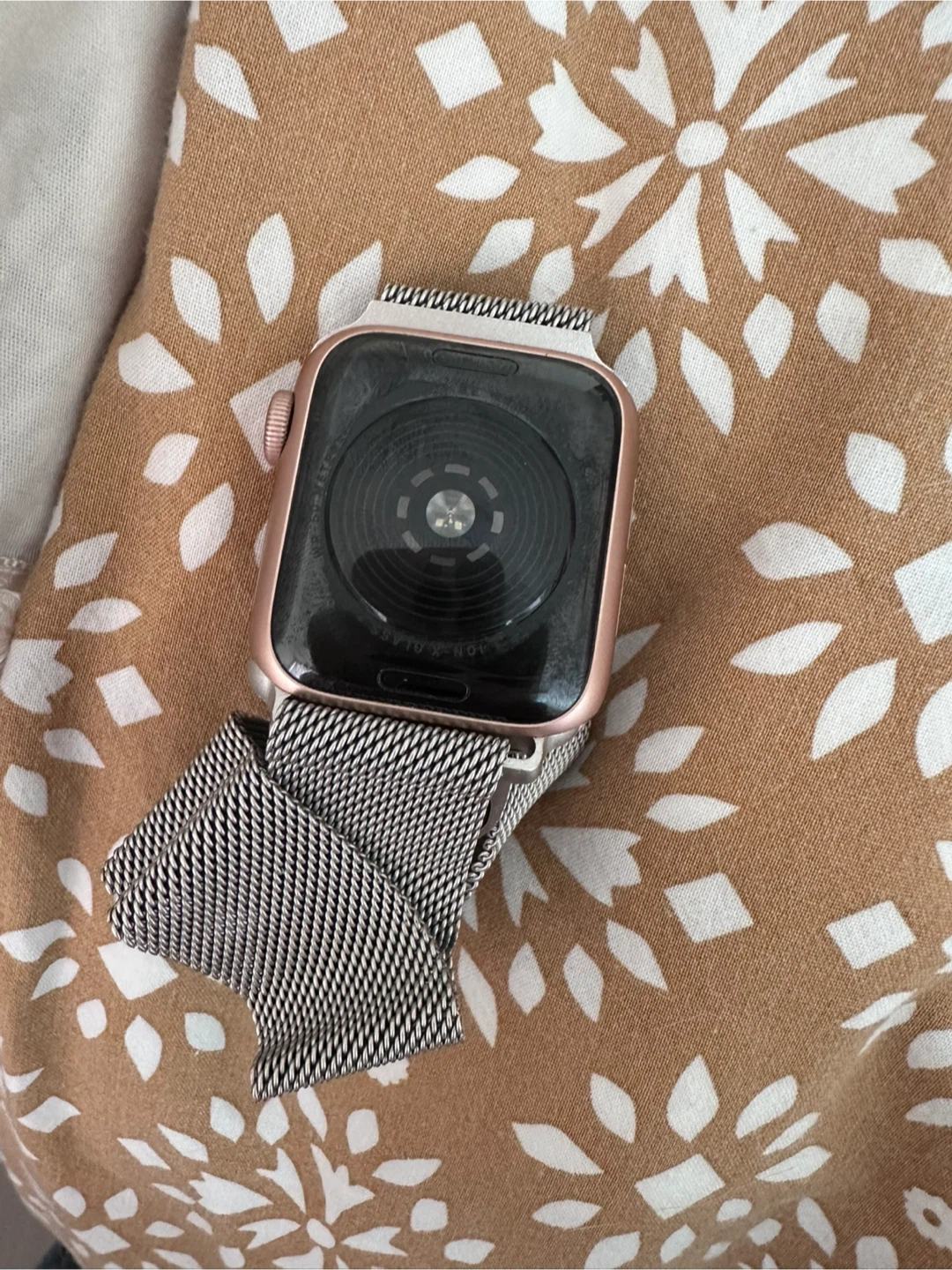 Apple Watch SE with Four Additional Bands - photo 4