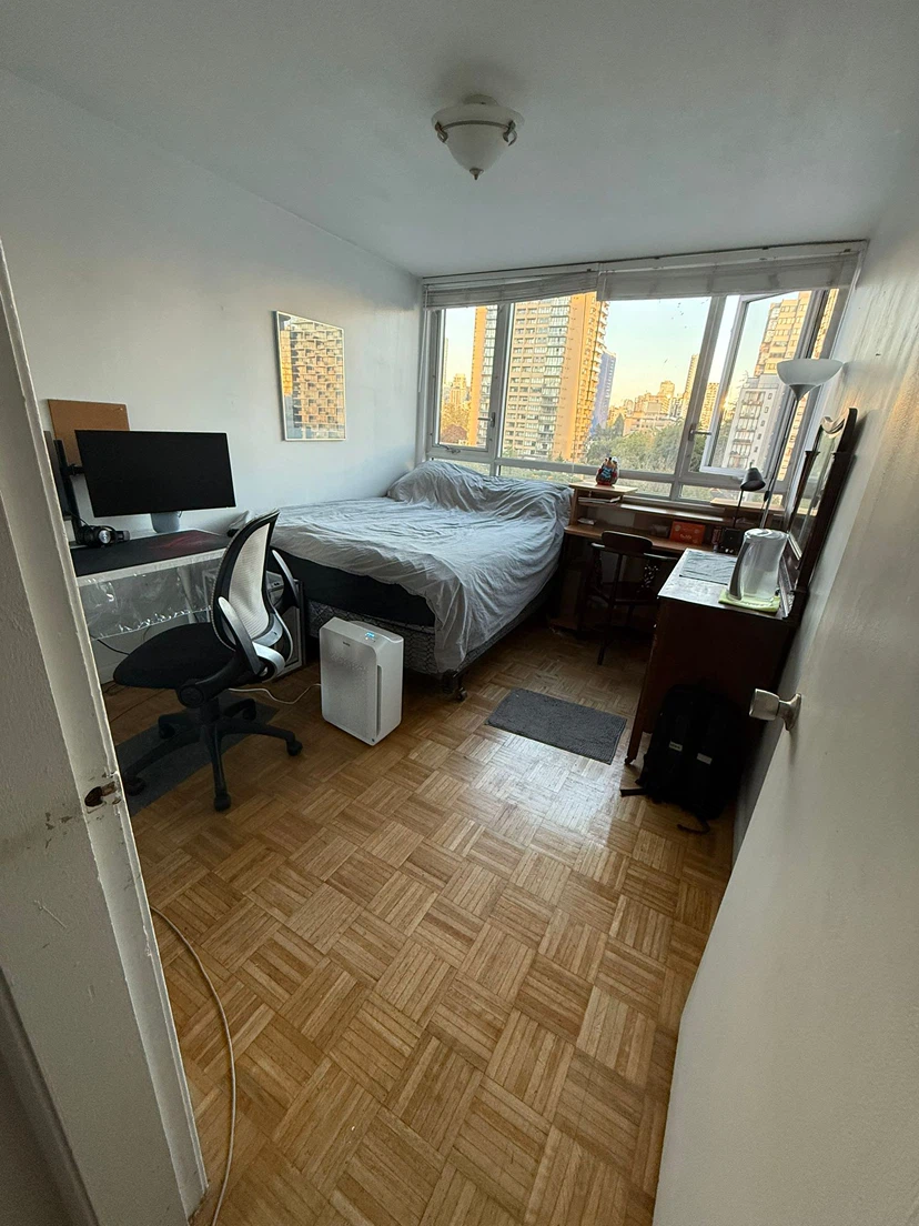Private Room for rent (share accommodation) in west end - photo 2