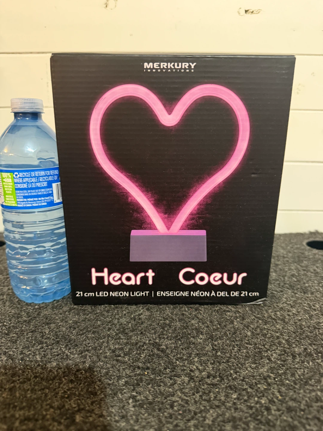 Brand new LED heart desk light