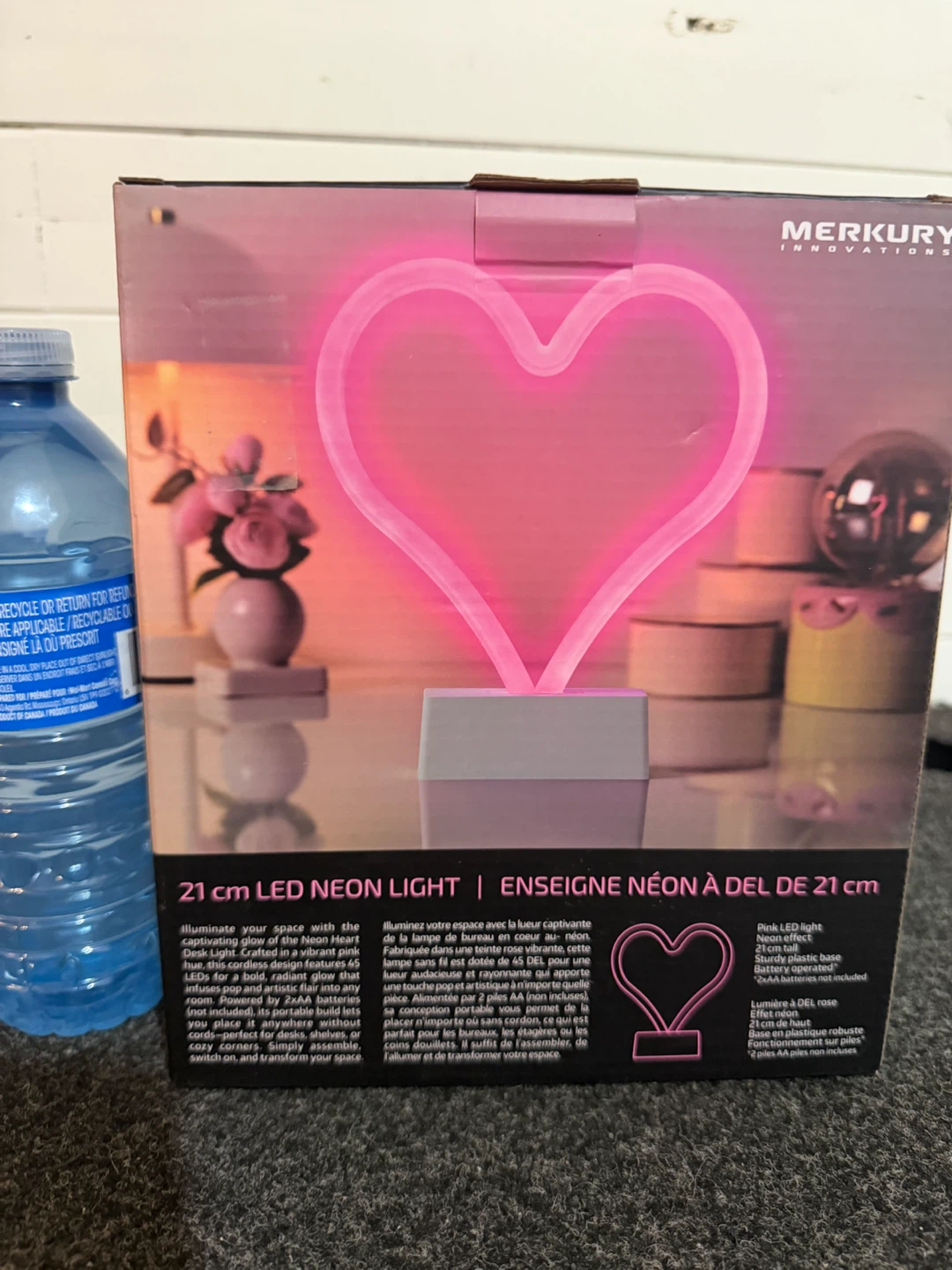 Brand new LED heart desk light - photo 2