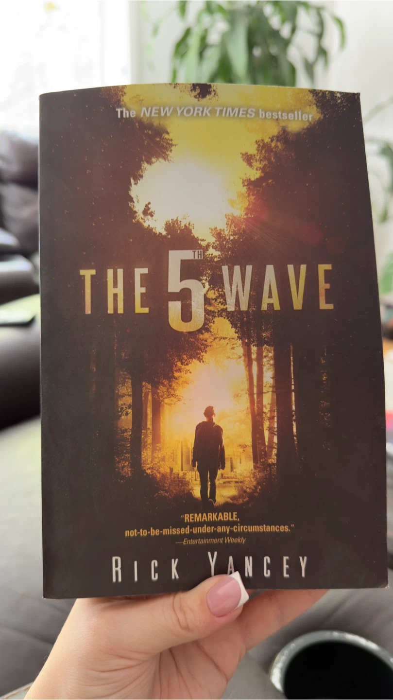 The 5th Wave by Rick Yancey