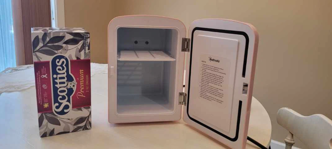 AstroAI Mini Fridge - Pink - photo 3