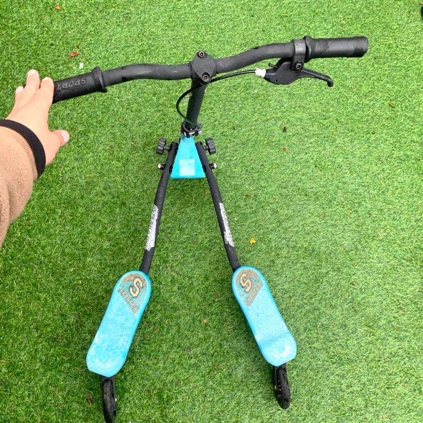3 Wheel Swing Scooter Kids Wiggle Scooter Foldable Ride On Toy - photo 3
