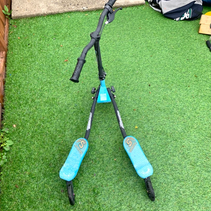 3 Wheel Swing Scooter Kids Wiggle Scooter Foldable Ride On Toy - photo 4