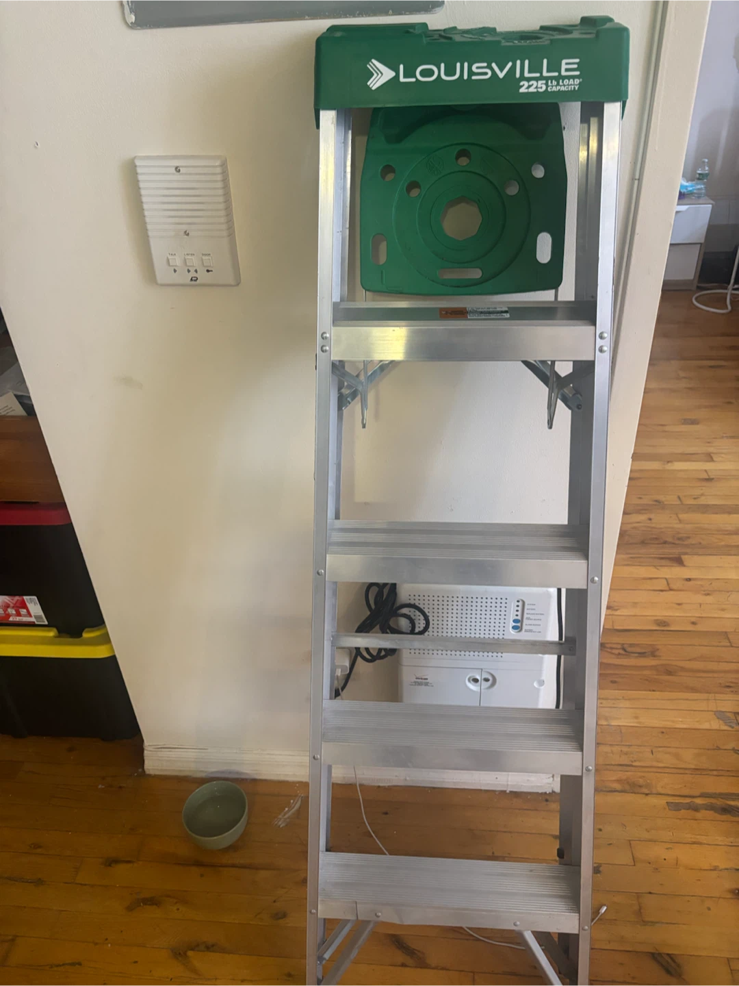 Louisville Ladder AS4005 6ft Aluminum Step Ladder - photo 4