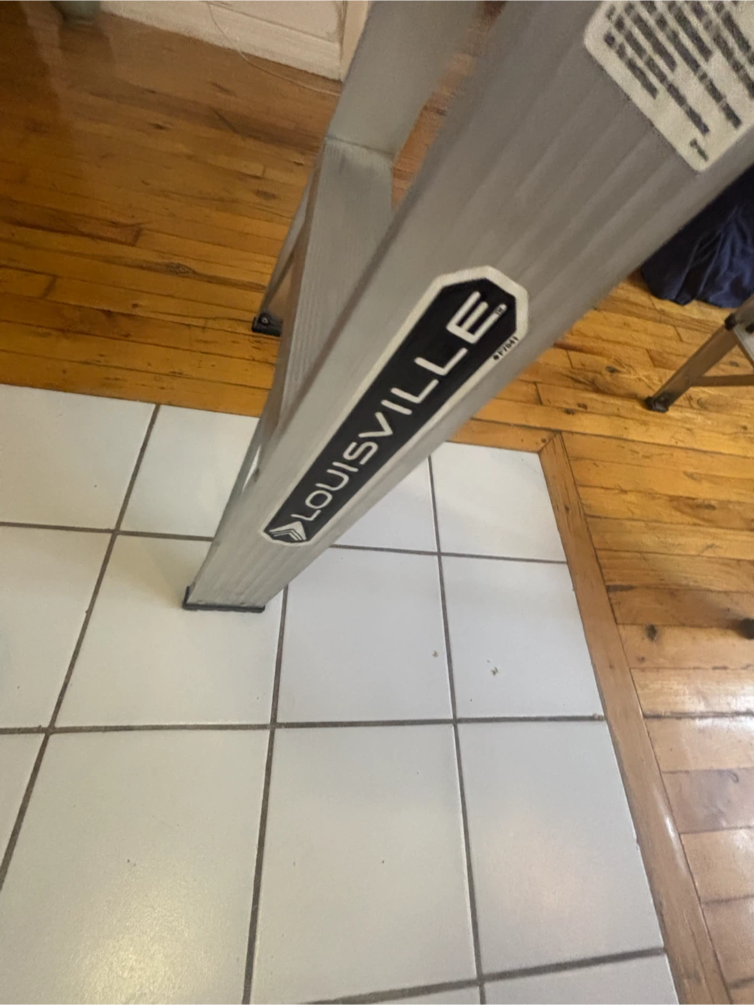 Louisville Ladder AS4005 6ft Aluminum Step Ladder - photo 5