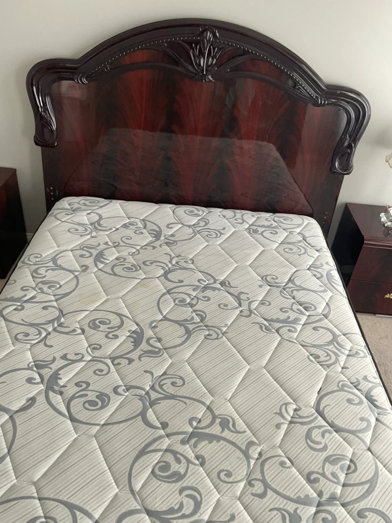 Beautyrest Silver Mattress and Wooden Headboard - photo 2