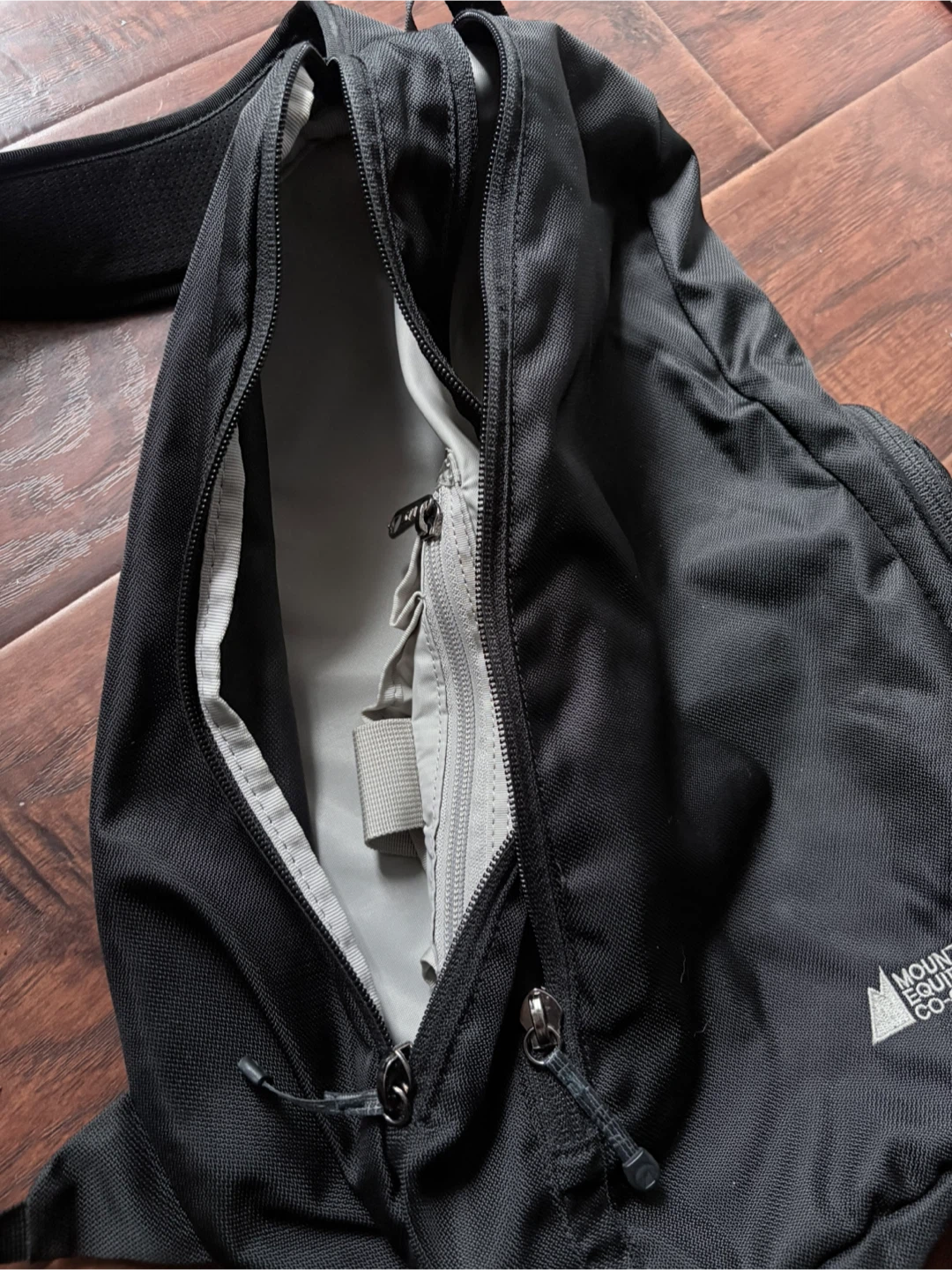 Vintage MEC Mountain Equipment Coop crossbody tri sling bag - photo 4