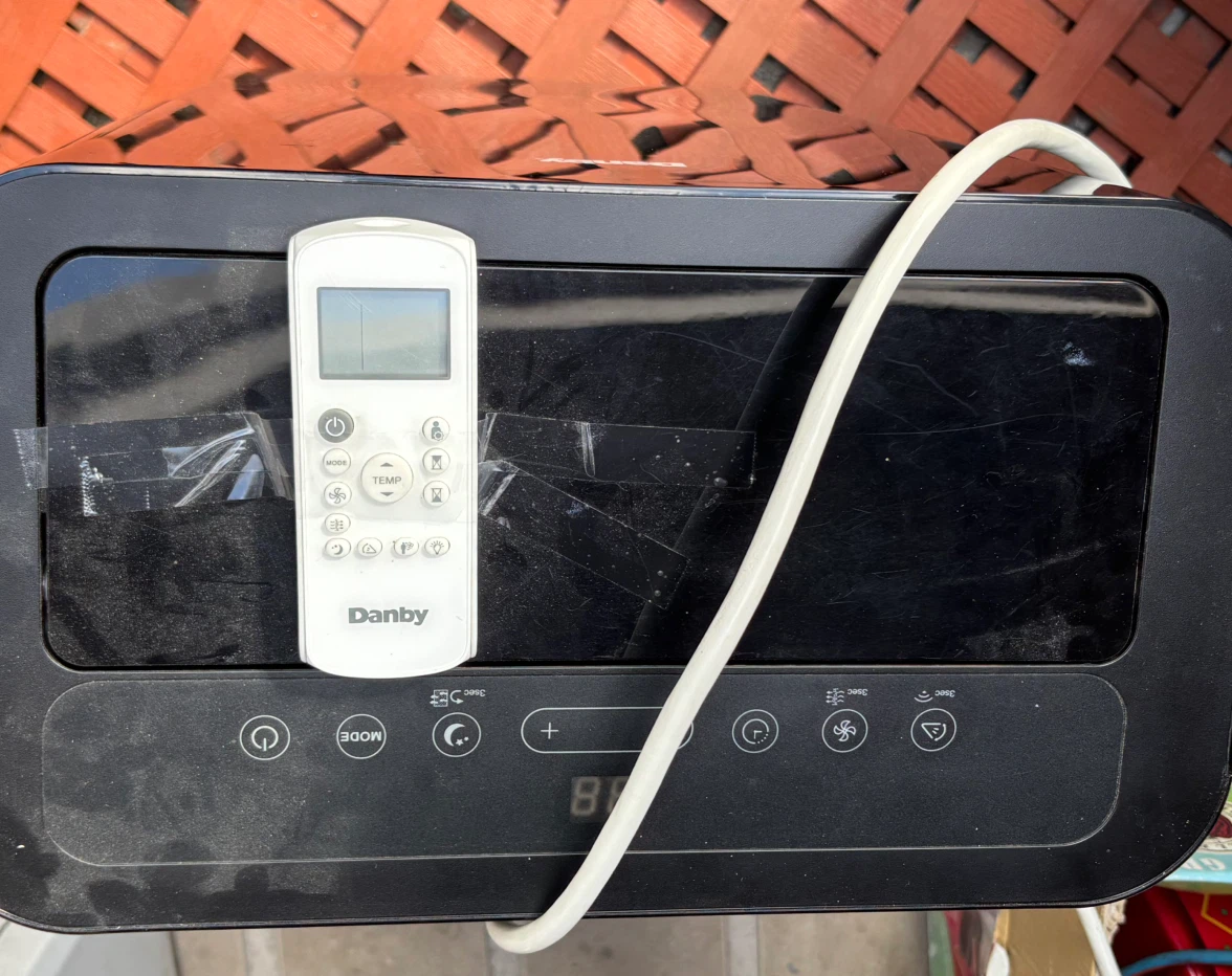 Danby air conditioner - photo 2