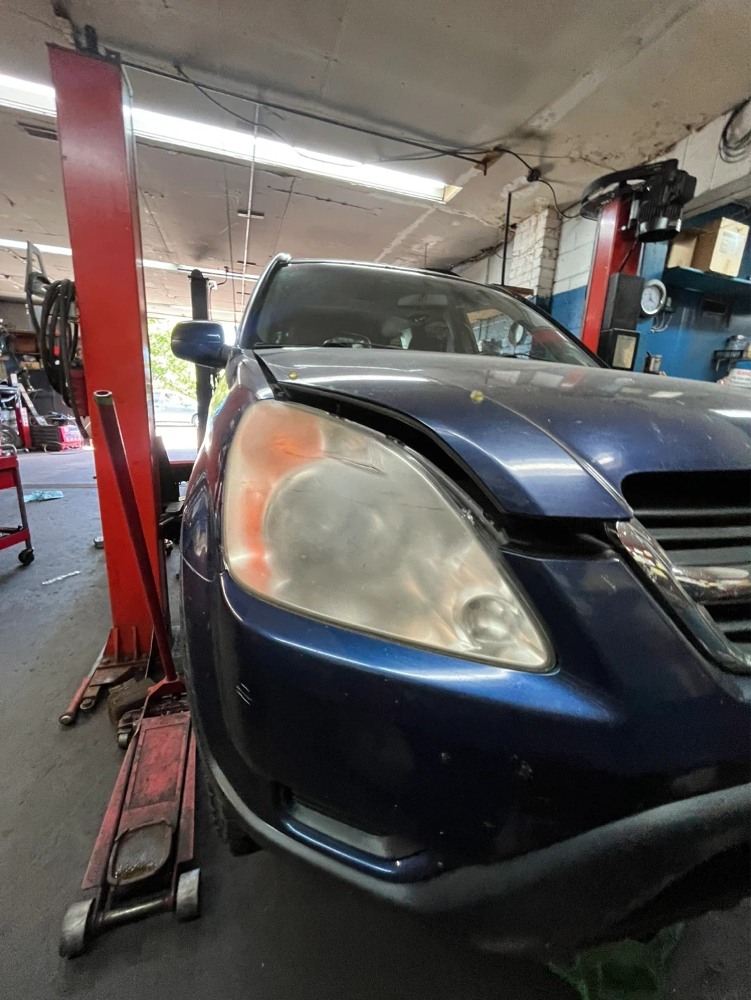 Cloudy Headlight Restoration Service - photo 2