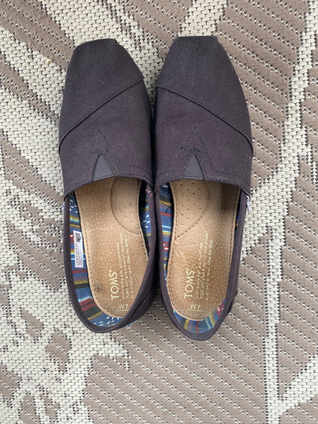 TOMS Classic Canvas Slip-ons - Black - Women's Size 7
