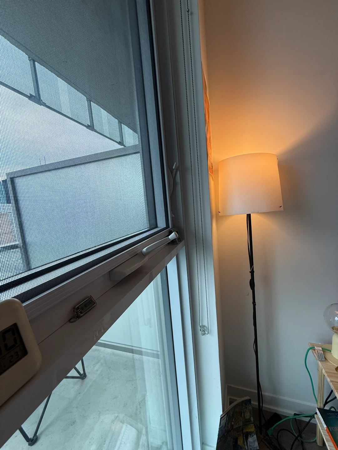 Minimalist Floor Lamp with white bulb and organizer - photo 4