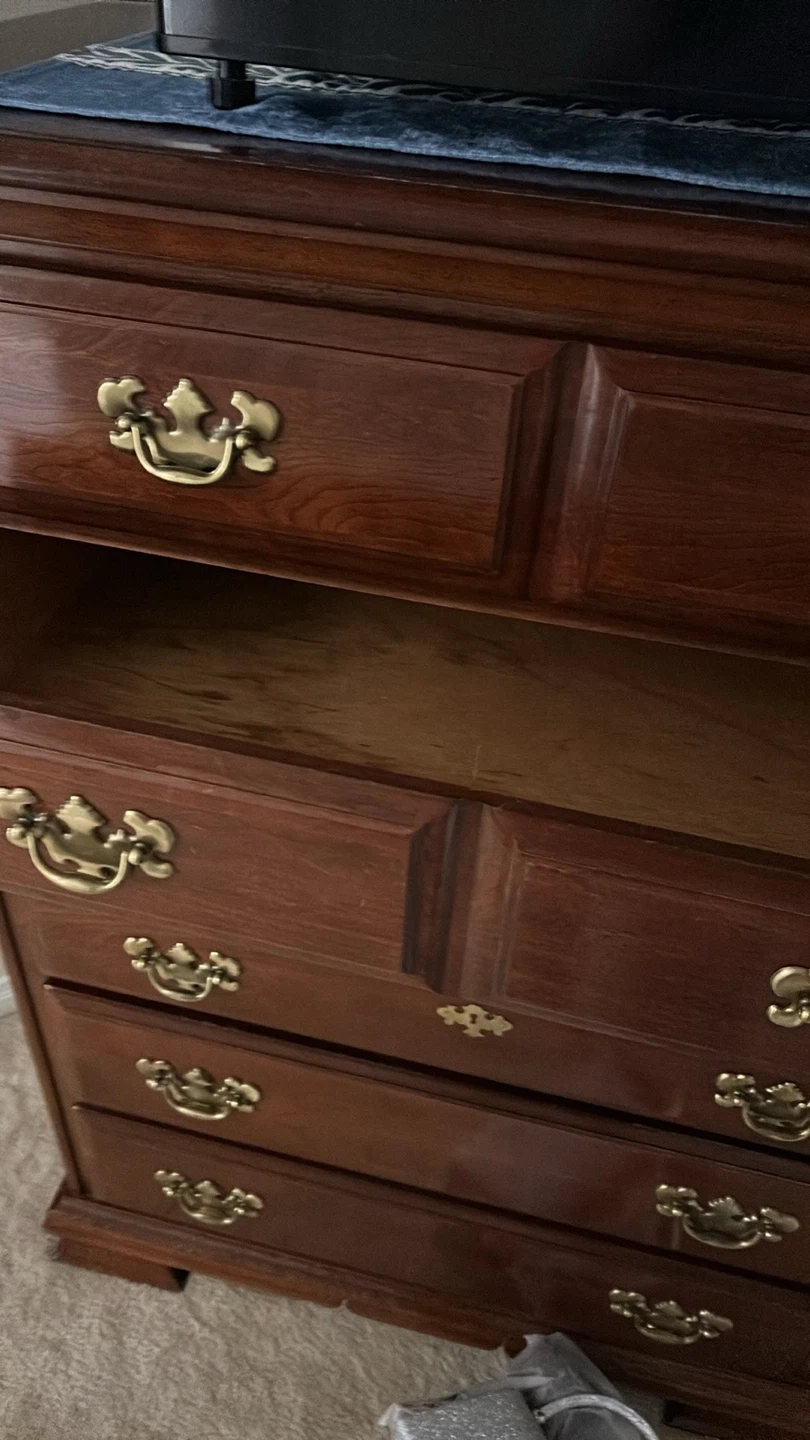 Traditional Six-Drawer Wood Dresser - photo 2