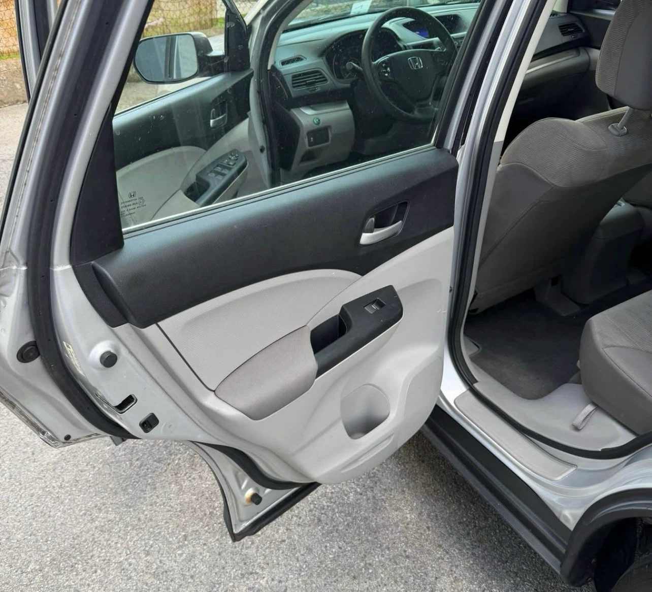 Silver Honda CR-V - photo 2