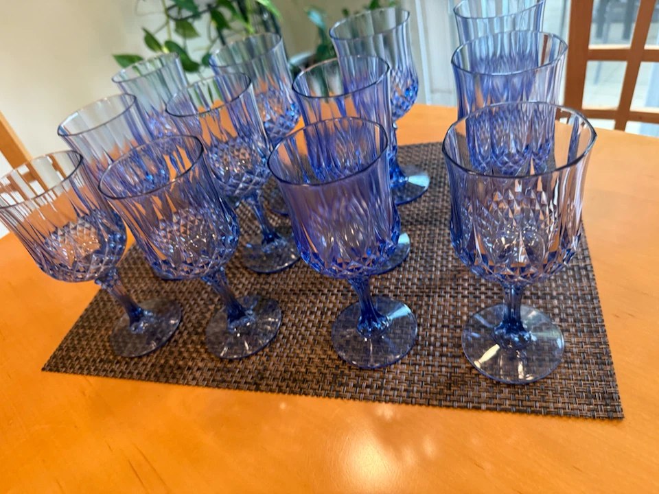 Set of 12 New Blue Plastic Goblets - photo 4