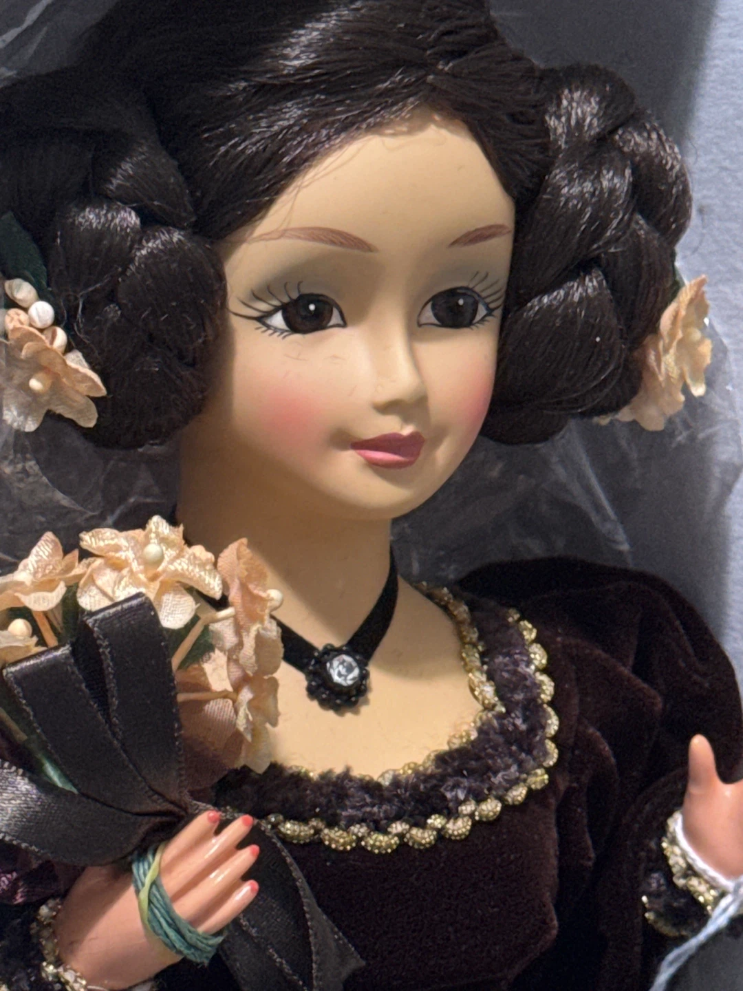 Brinn's Limited Edition First Lady Gown Series Doll - photo 4