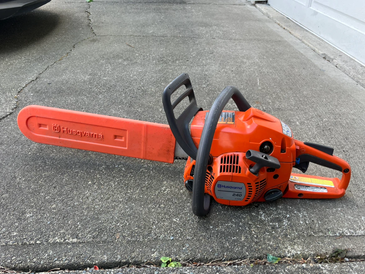 Husqvarna sweden 240 chainsaw - photo 4